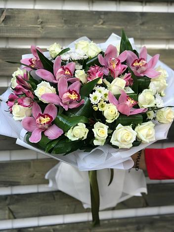 Букет цветов из: Розы и Хризантемы в Надвоицах