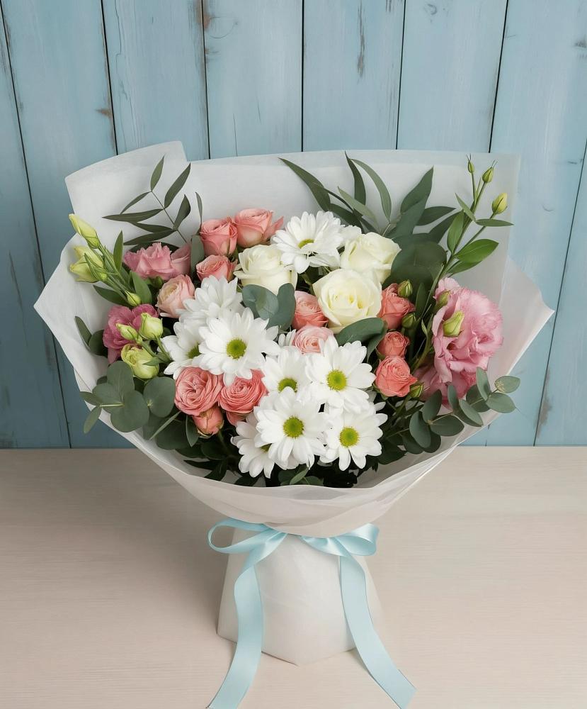 Букет цветов из: Розы, Лизиантусы и Хризантемы в Надвоицах