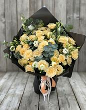 Букет цветов из:  Розы и Лизиантусы #REPLACE_PRED# Надвоицах