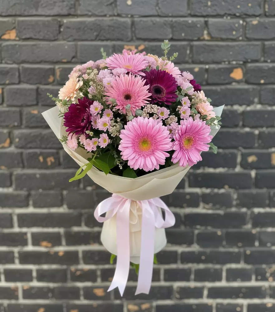 Букет цветов из: Герберы и Хризантемы в Надвоицах