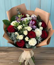 Букет цветов из:  Розы и Альстромерии в Надвоицах