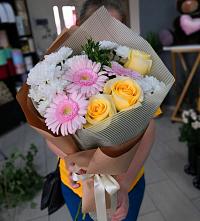 Букет цветов из:  Герберы, Розы и Хризантемы в Надвоицах