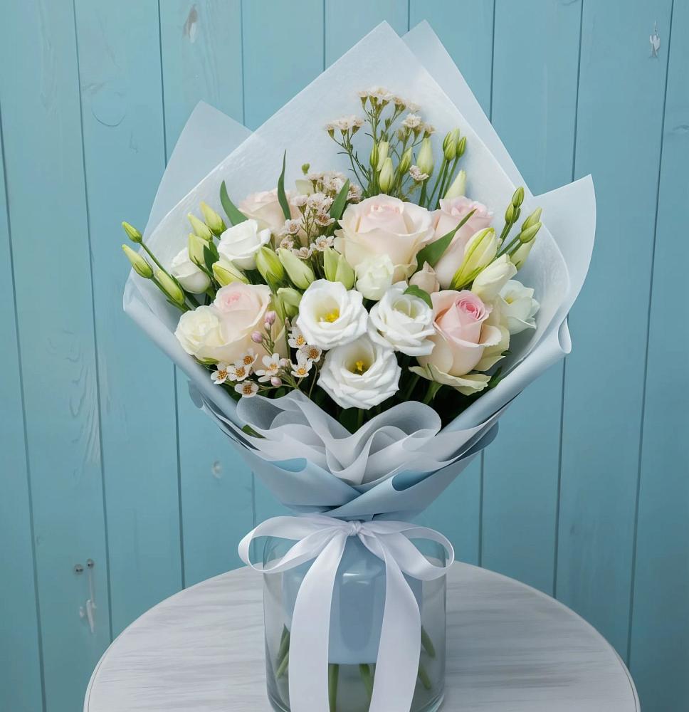 Букет цветов из: Розы и Лизиантусы в Надвоицах