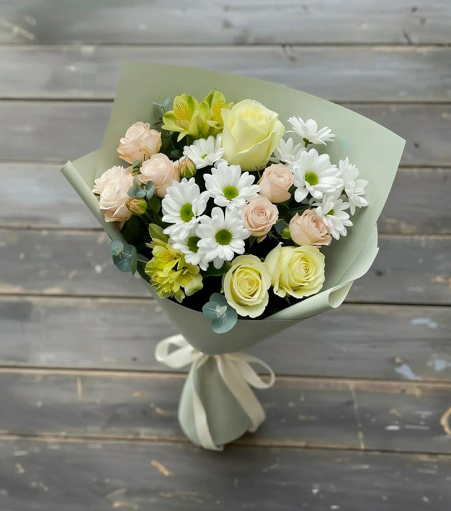Букет цветов из: Альстромерии, Розы и Хризантемы в Надвоицах