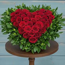 Цветочная композиция из Розы в виде сердца в Надвоицах