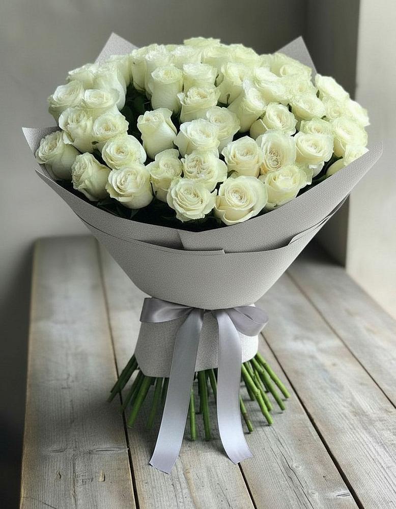 Букет 35 Белых роз в Надвоицах
