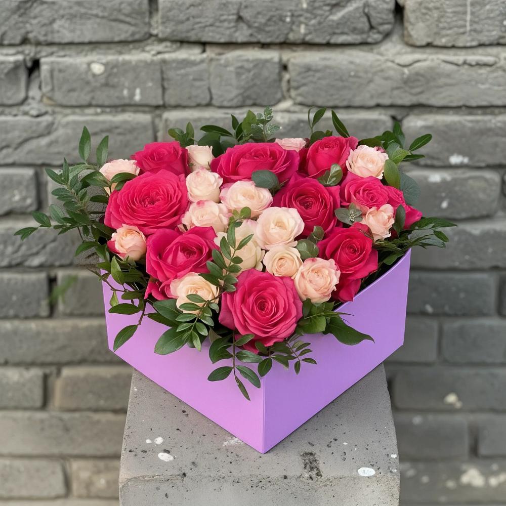 Цветочная композиция из Розы в коробке в Надвоицах