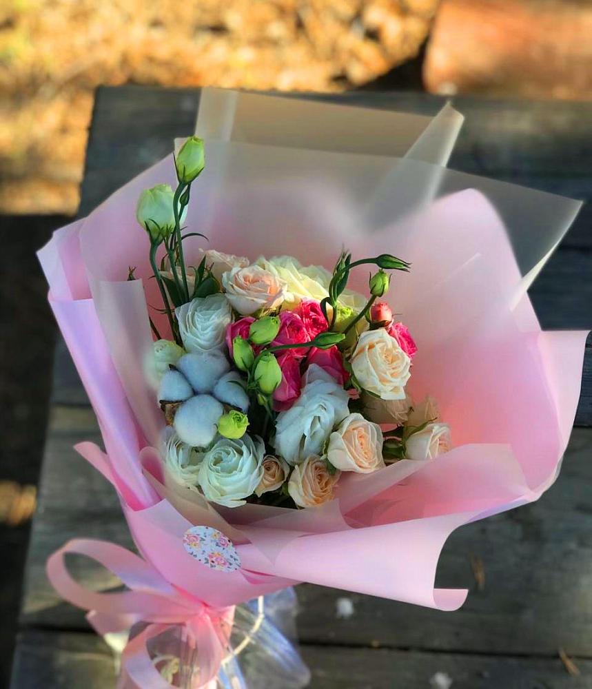 Букет цветов из: Розы и Лизиантусы в Надвоицах