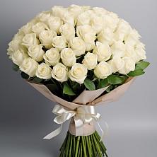 Букет 101 беля роза Белоснежка в Надвоицах