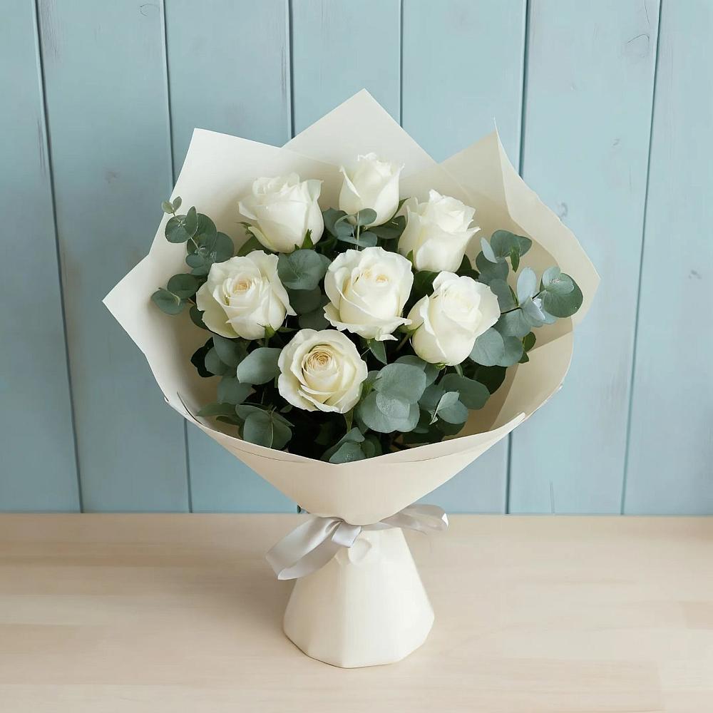 Букет Белые розы в Эвкалипте в Надвоицах