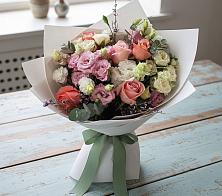 Букет цветов из:  Розы, Лизиантусы и Гвоздики #REPLACE_PRED# Надвоицах