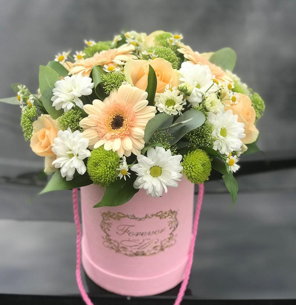 Цветочная композиция из Розы, Герберы и Хризантемы в шляпной коробке в Надвоицах