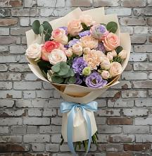 Букет цветов из:  Розы, Лизиантусы и Гвоздики в Надвоицах