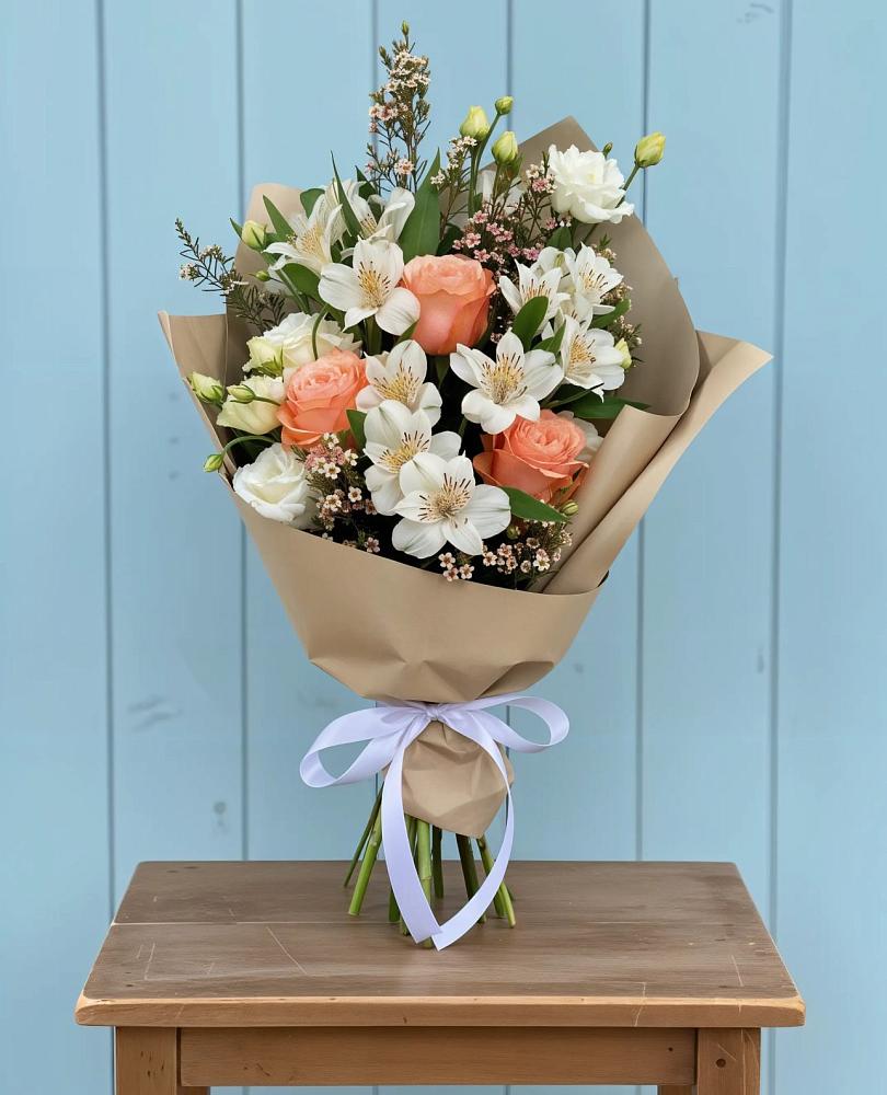 Букет цветов из: Альстромерии, Лизиантусы, Розы и Хризантемы в Надвоицах