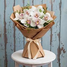 Букет цветов из:  Орхидеи и Розы #REPLACE_PRED# Надвоицах