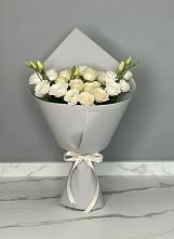 Букет цветов из:  Розы и Лизиантусы в Надвоицах